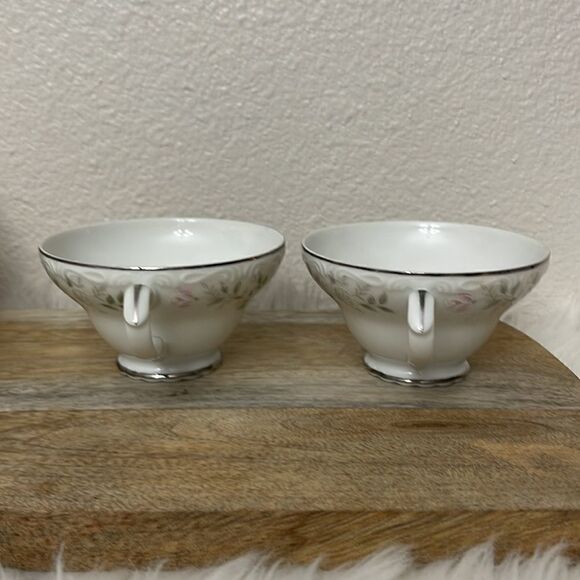 Vintage Sheffield Fine China 2 Tea Cups Classic 501 Pattern - Picture 3 of 7